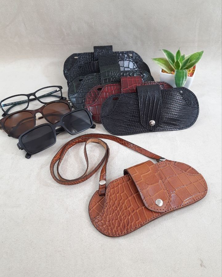 کیف عینک چرم گاوی کد E102