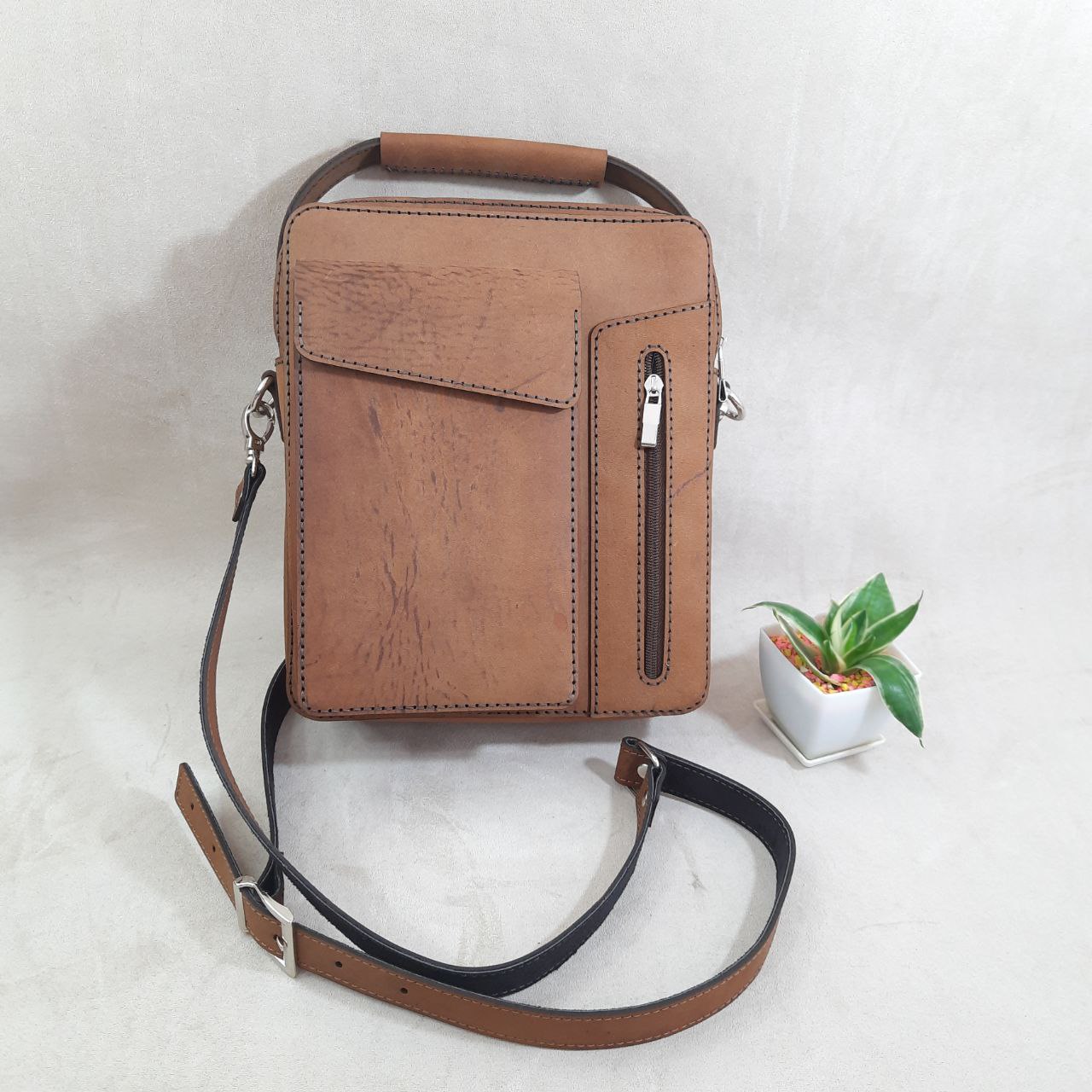 کیف دوشی مردانه چرم گاوی کد S100